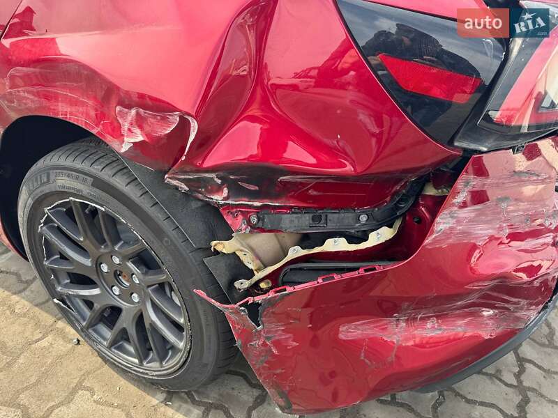 Седан Tesla Model 3 2024 в Львове