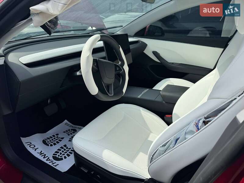 Седан Tesla Model 3 2024 в Львове