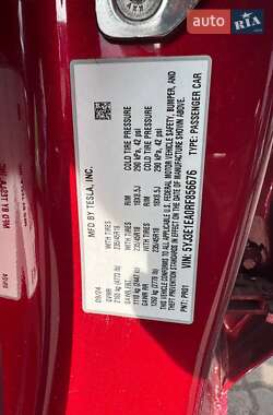 Седан Tesla Model 3 2024 в 