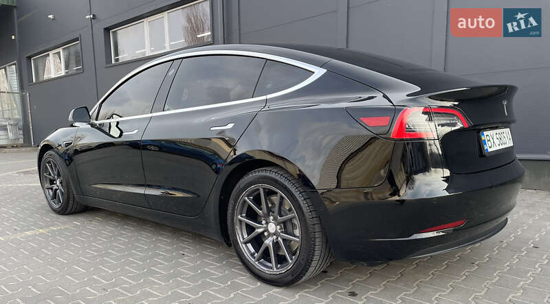 Седан Tesla Model 3 2019 в Хмельницком