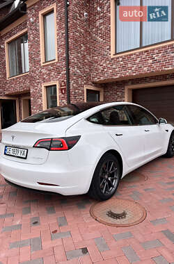 Седан Tesla Model 3 2020 в 