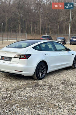 Седан Tesla Model 3 2022 в Львове