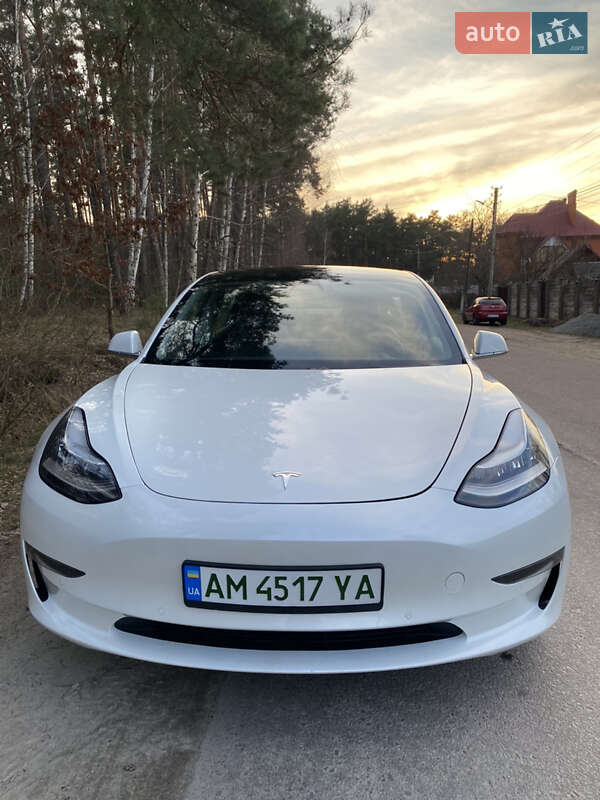 Седан Tesla Model 3 2019 в Житомире
