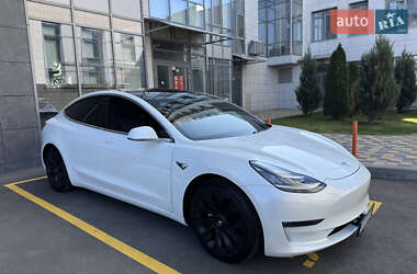 Седан Tesla Model 3 2020 в 