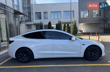 Седан Tesla Model 3 2020 в 