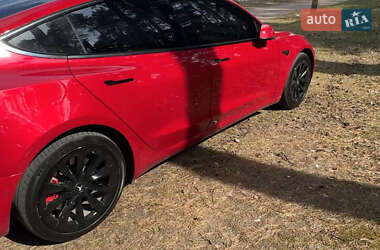 Седан Tesla Model 3 2021 в 