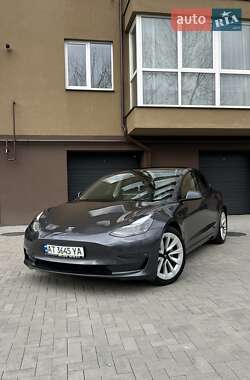 Седан Tesla Model 3 2023 в 