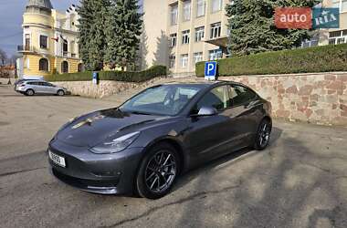 Седан Tesla Model 3 2021 в 