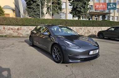 Седан Tesla Model 3 2021 в 