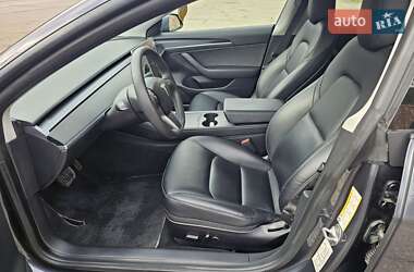 Седан Tesla Model 3 2021 в 