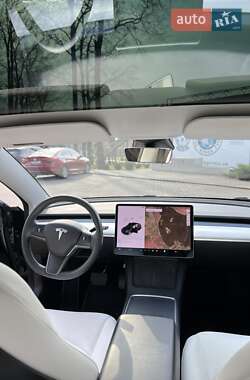 Седан Tesla Model 3 2021 в 