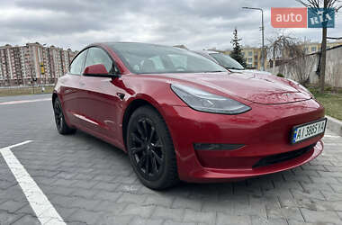 Седан Tesla Model 3 2022 в 