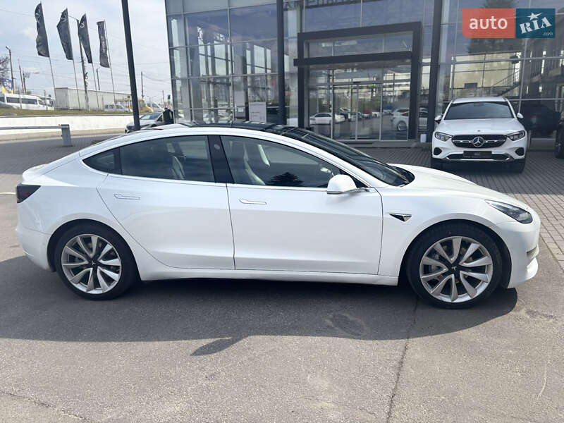 Седан Tesla Model 3 2020 в Хмельницком