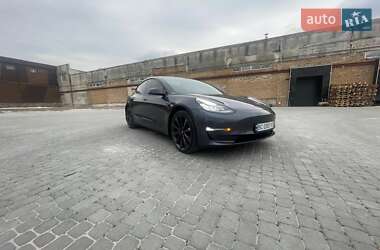 Седан Tesla Model 3 2019 в Львове