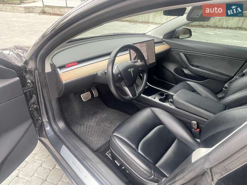 Седан Tesla Model 3 2019 в Львові фото 12 Седан Tesla Model 3 2019 в Львові