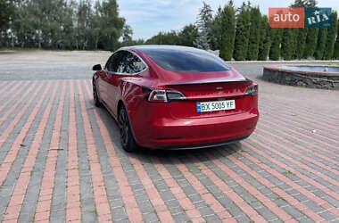 Седан Tesla Model 3 2018 в Черновцах