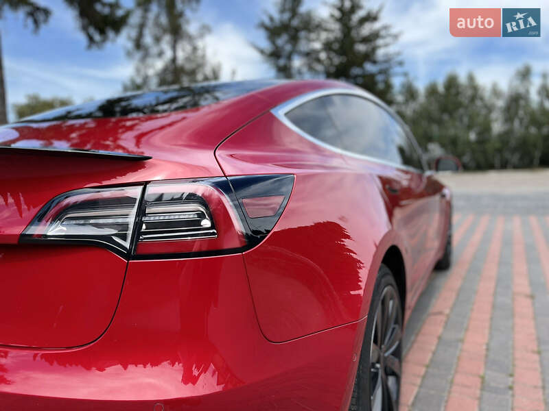 Седан Tesla Model 3 2018 в Черновцах фото 10 Седан Tesla Model 3 2018 в Черновцах