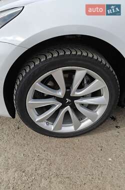 Седан Tesla Model 3 2018 в 