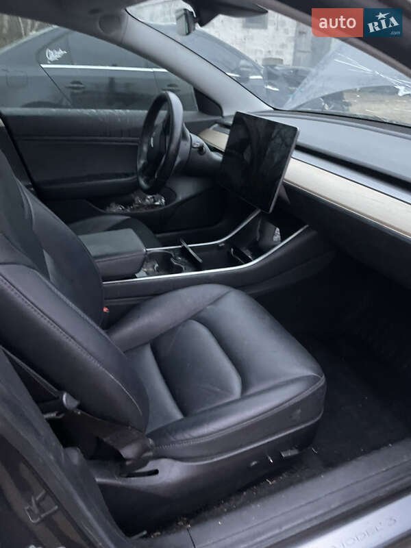 Tesla Model 3 2019