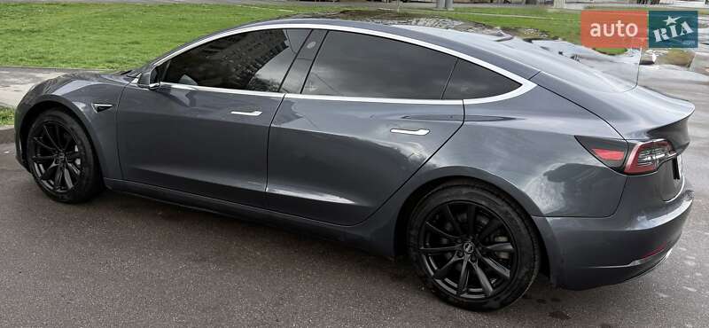 Седан Tesla Model 3 2019 в Харкові