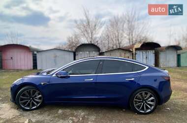 Седан Tesla Model 3 2018 в Киеве