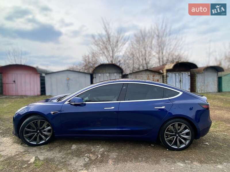 Седан Tesla Model 3 2018 в Киеве