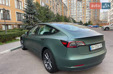 Седан Tesla Model 3 2023 в 