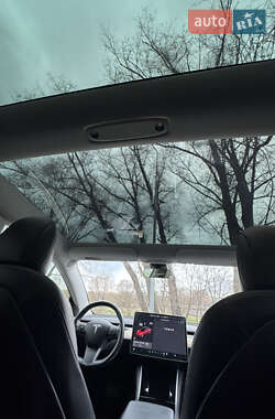 Седан Tesla Model 3 2018 в 