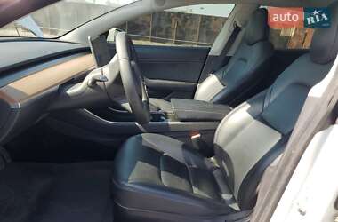 Седан Tesla Model 3 2020 в 