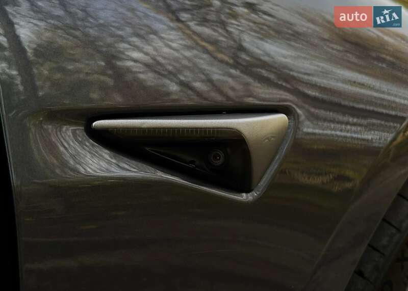 Седан Tesla Model 3 2023 в Вінниці