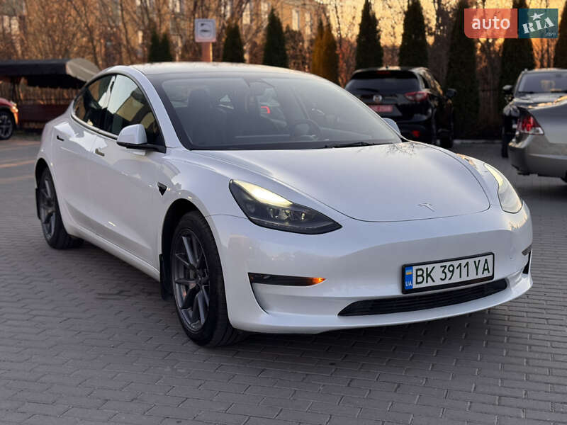 Tesla Model 3 2023