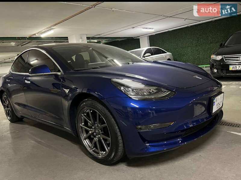 Седан Tesla Model 3 2020 в Шостці