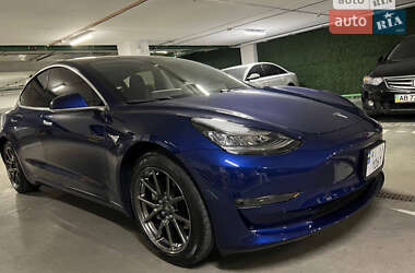 Седан Tesla Model 3 2020 в 