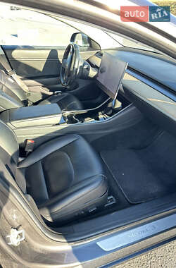 Седан Tesla Model 3 2018 в 