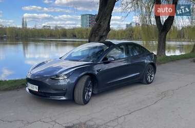 Седан Tesla Model 3 2022 в Ровно