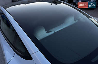 Седан Tesla Model 3 2023 в 