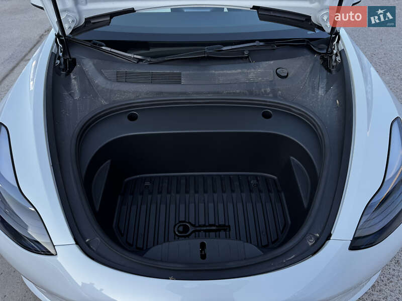Седан Tesla Model 3 2023 в Житомире фото 53 Седан Tesla Model 3 2023 в Житомире