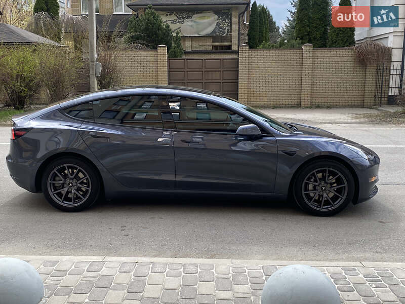 Седан Tesla Model 3 2021 в Харкові