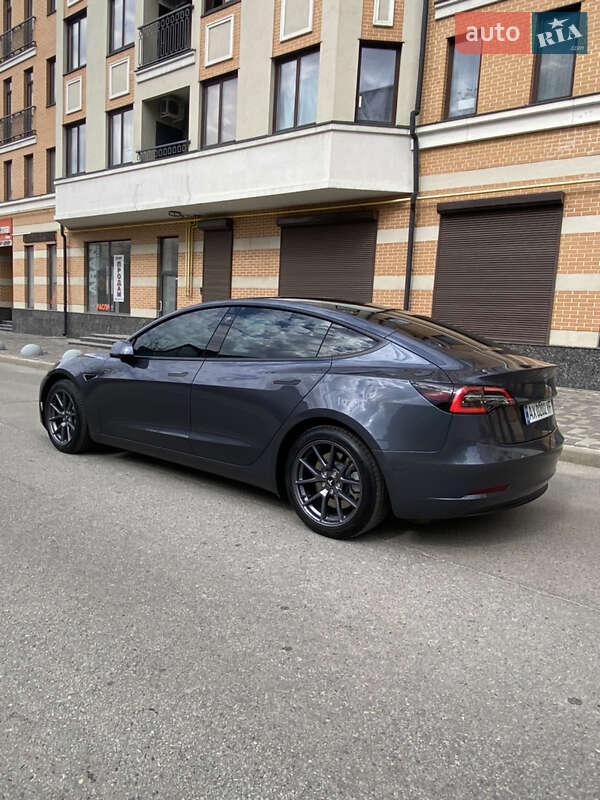 Седан Tesla Model 3 2021 в Харкові
