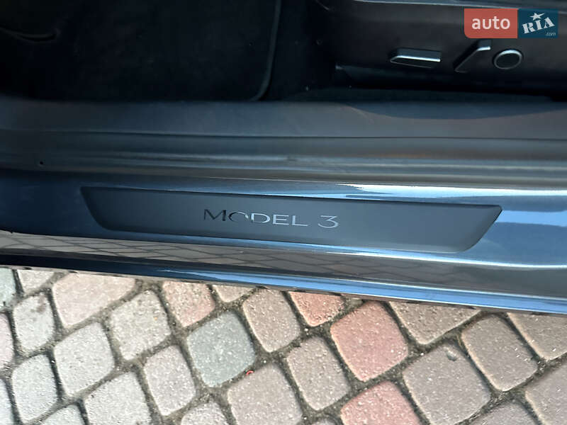 Седан Tesla Model 3 2022 в Львове