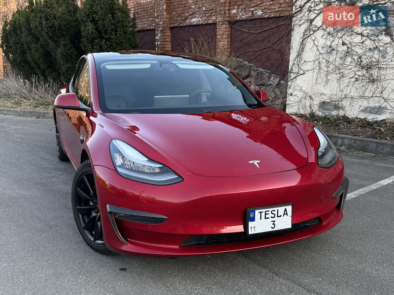 Седан Tesla Model 3 2020 в Киеве