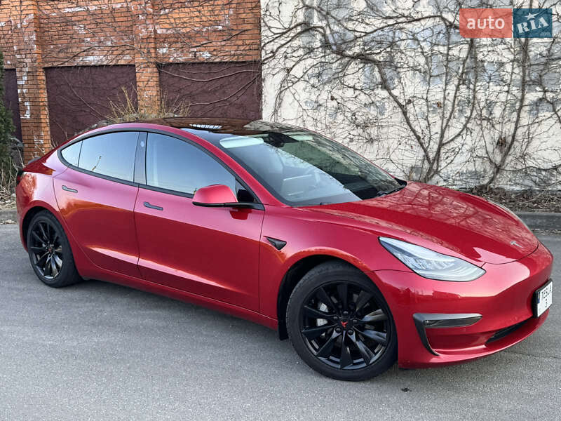 Седан Tesla Model 3 2020 в Киеве