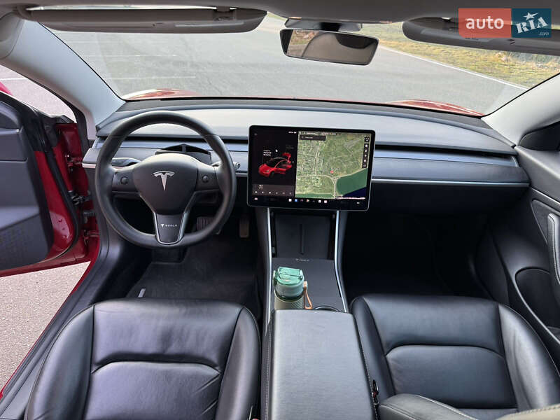 Седан Tesla Model 3 2020 в Киеве