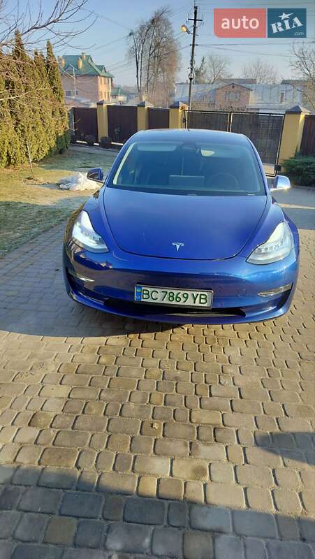 Седан Tesla Model 3 2019 в Львове