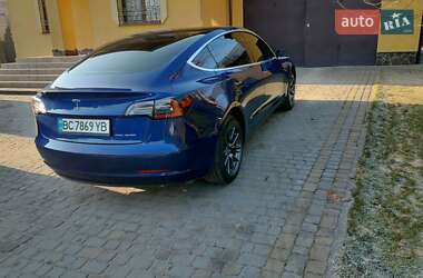 Седан Tesla Model 3 2019 в 