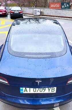 Седан Tesla Model 3 2020 в 