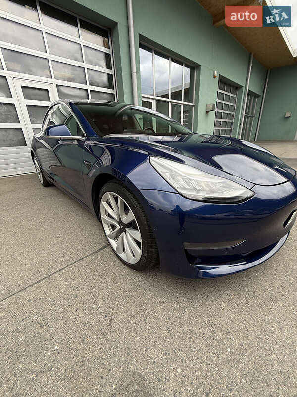 Седан Tesla Model 3 2018 в Харькове