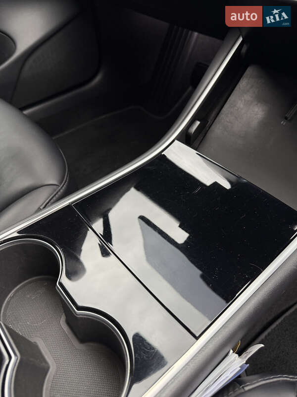 Седан Tesla Model 3 2018 в Харькове