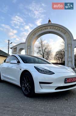 Седан Tesla Model 3 2019 в 