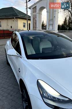 Седан Tesla Model 3 2019 в 